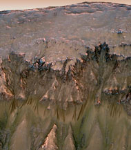 Coulees d'eau salee sur la planete Mars.