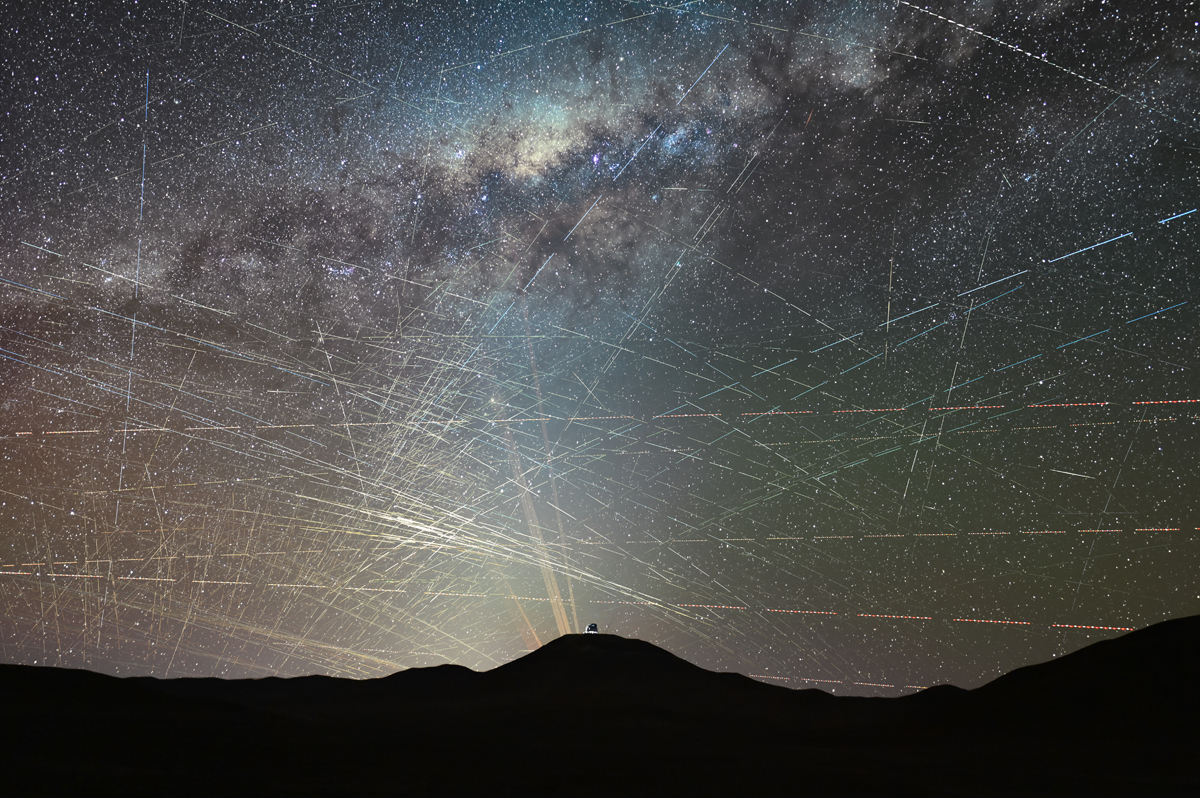 One hour of satellites over the northern Atacama Desert in Chile, juil. 2026