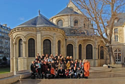 Devant la chapelle du Musée des Arts et Métiers